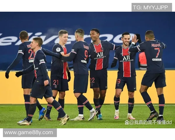 中央电视台精彩解说巴黎对阵拜仁的巅峰对决全程回顾与分析